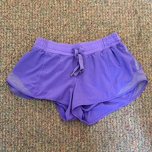 Lululemon Hotty Hot Shorts 2.5 inch